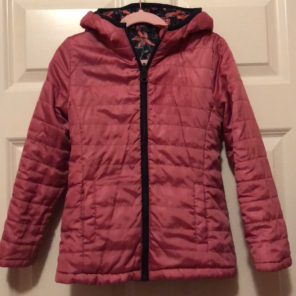 Coccodrillo girl reversible light quilted puffer jacket, mauve/flowers, size 6.